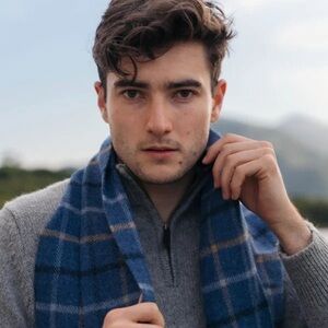 NWT Irish Lambswool Scarf Short Grey Beige Blue Black Overcheck Plaid